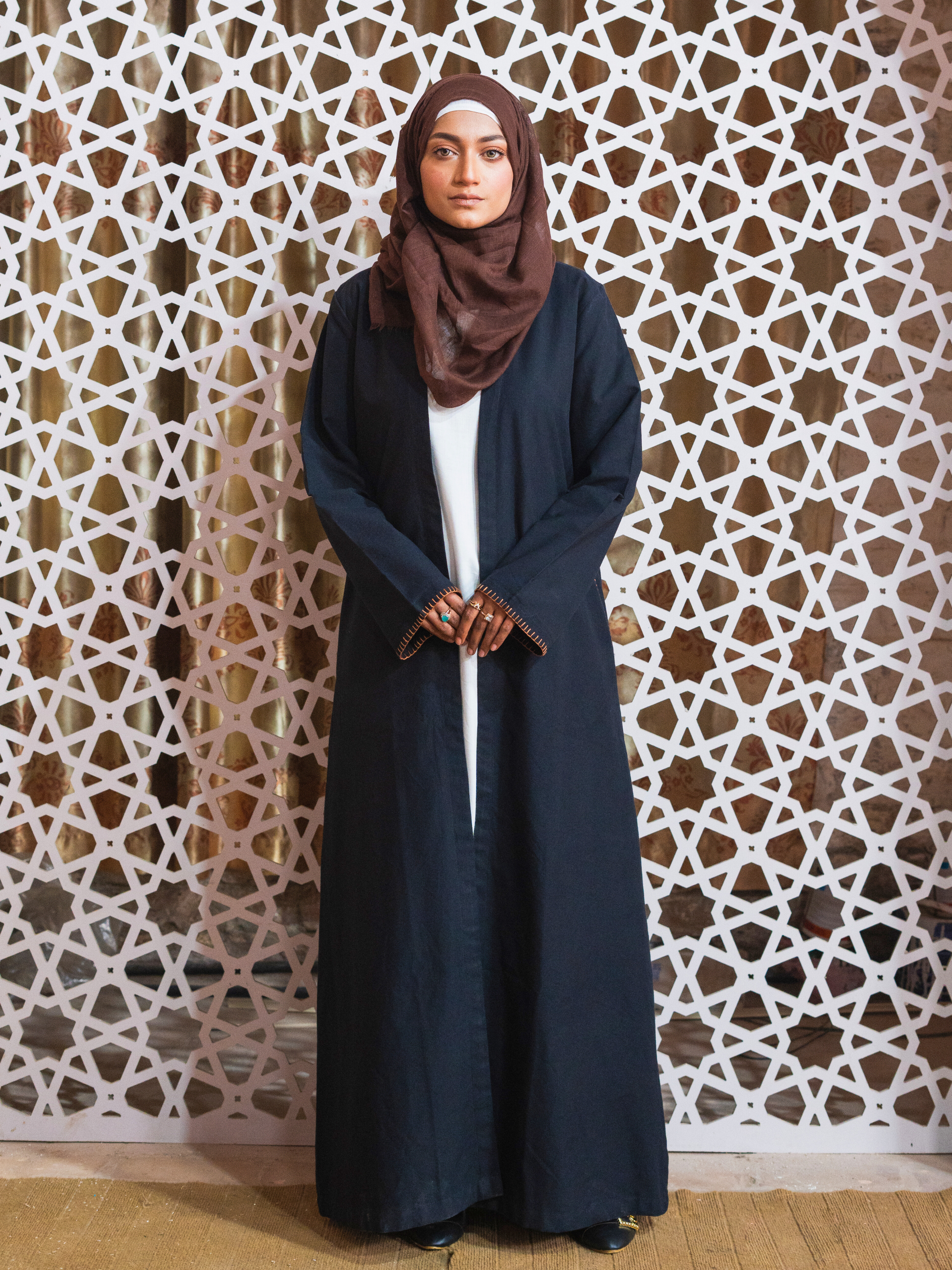 Minimalist Open Abaya – Black