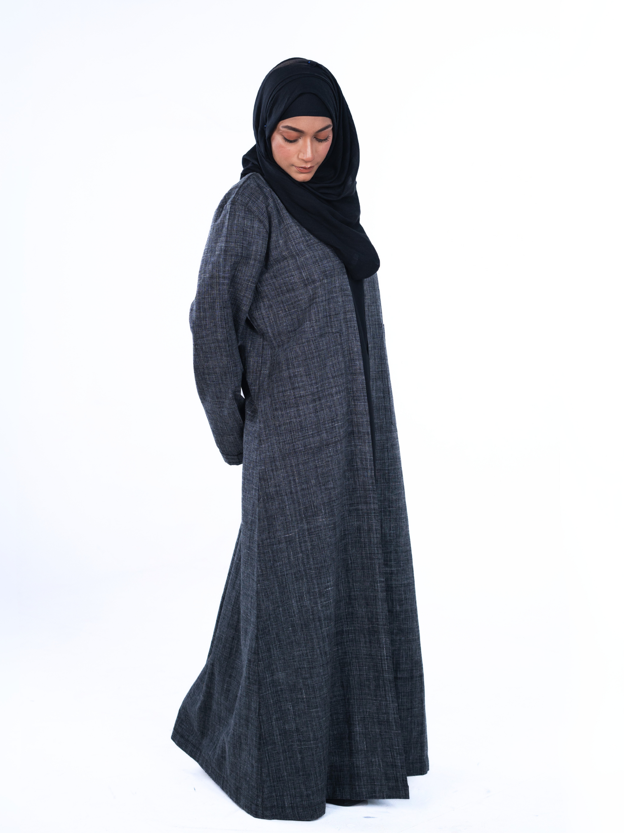 Minimalist Open Abaya – Checked Charcoal