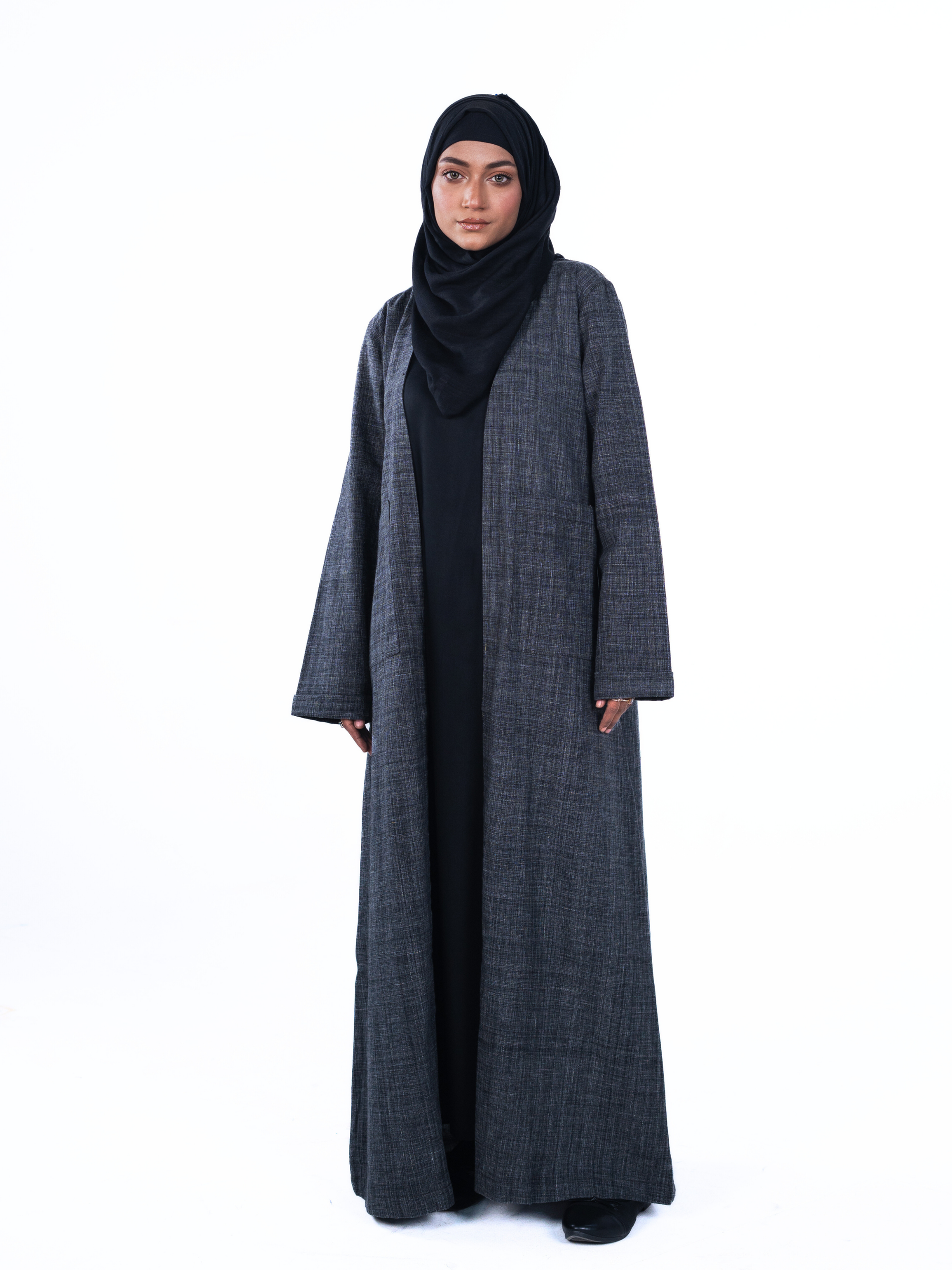 Minimalist Open Abaya – Checked Charcoal