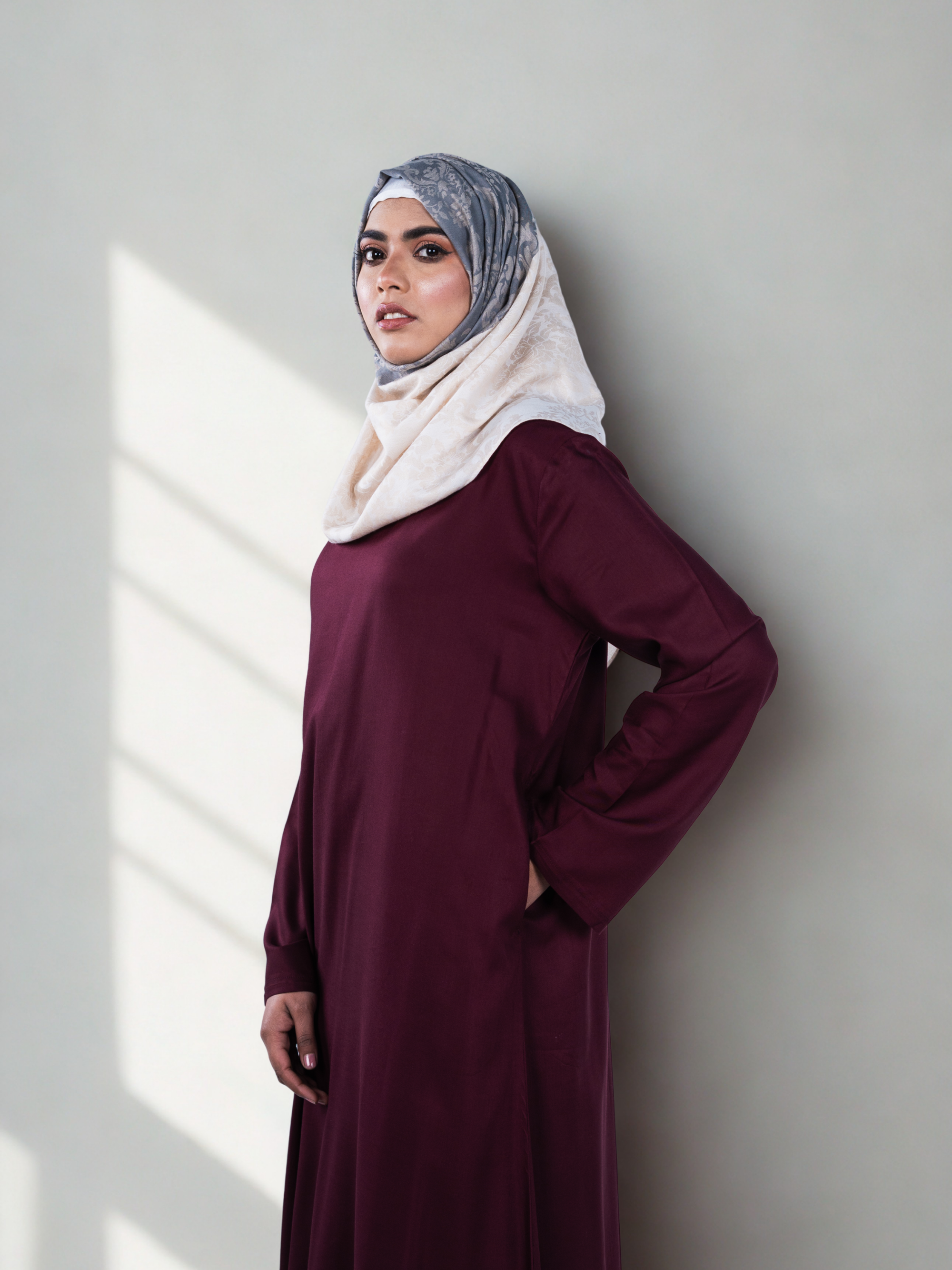 Essential Linen Abaya - Berry