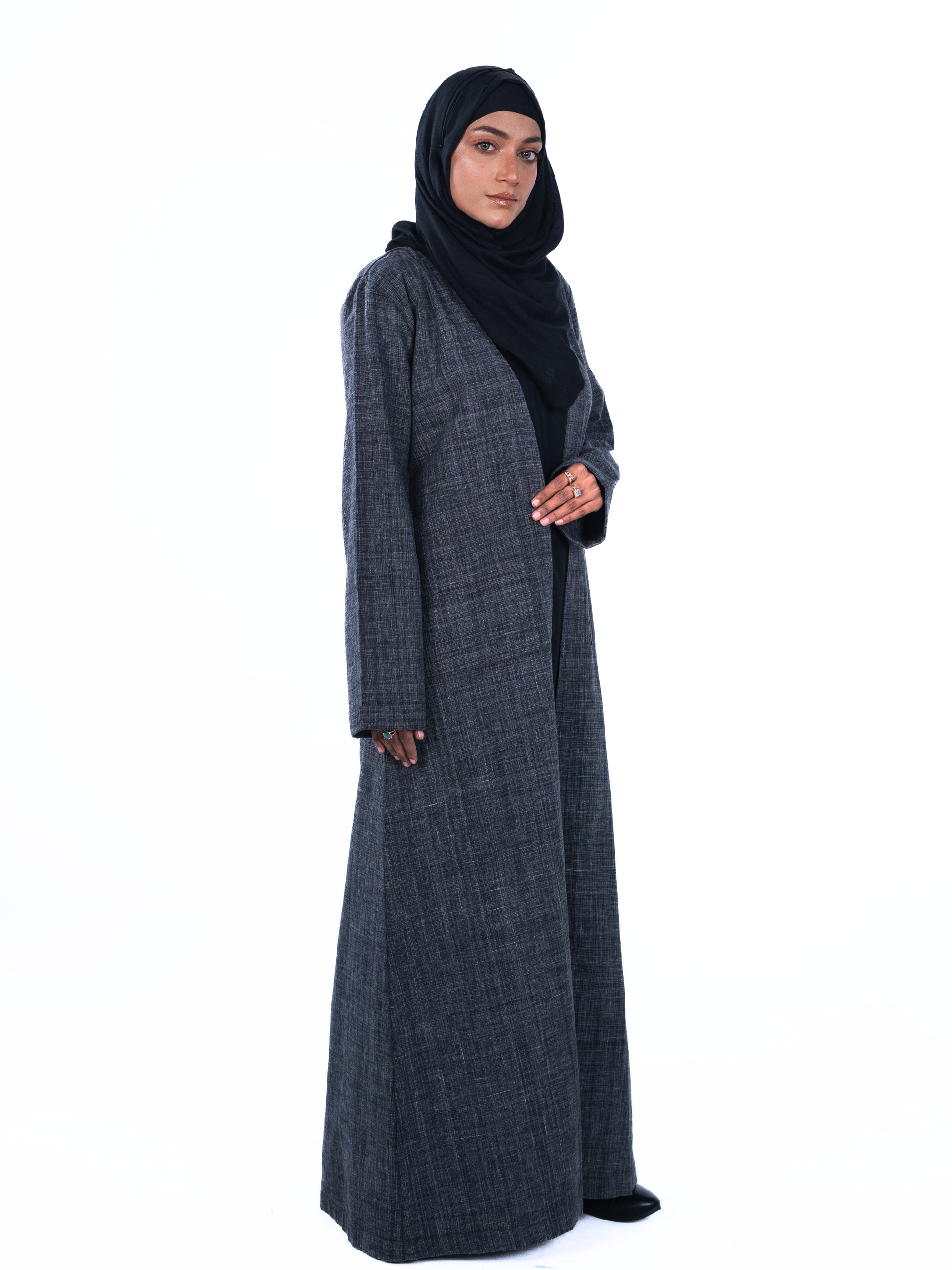 Minimalist Open Abaya – Checked Charcoal