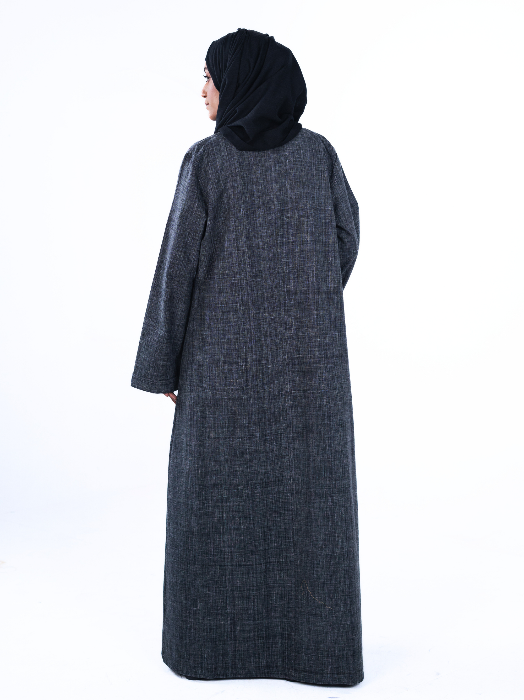 Minimalist Open Abaya – Checked Charcoal