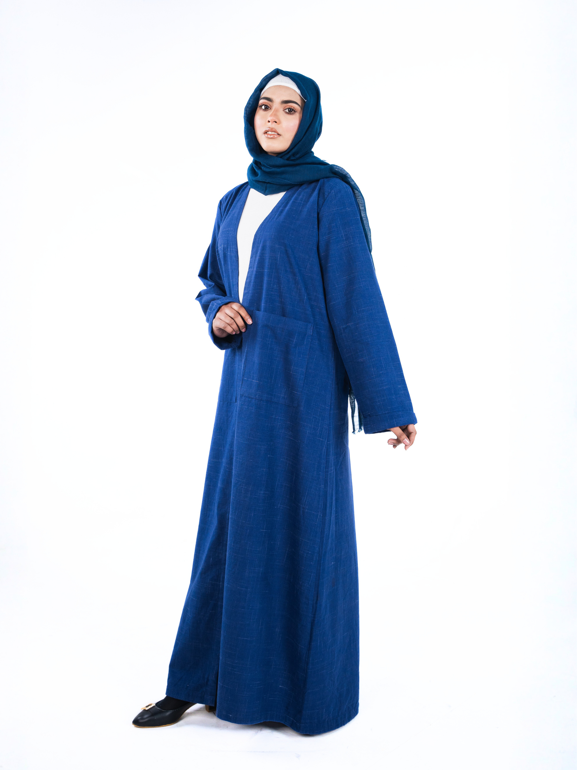 Minimalist Open Abaya – Checked Blue