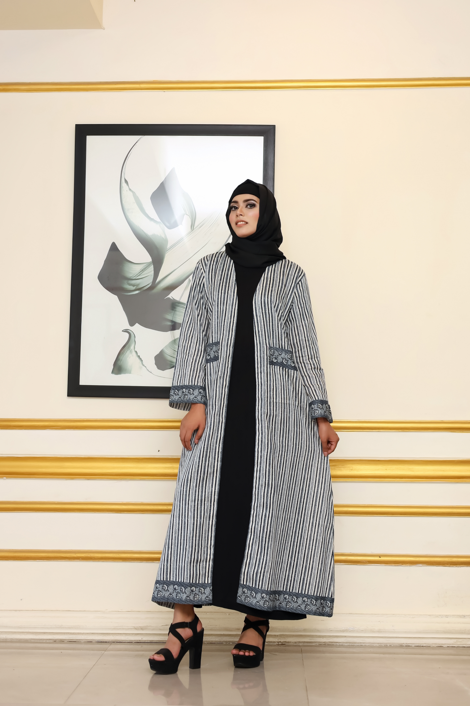 Printed Open Abaya - Grey & Blue
