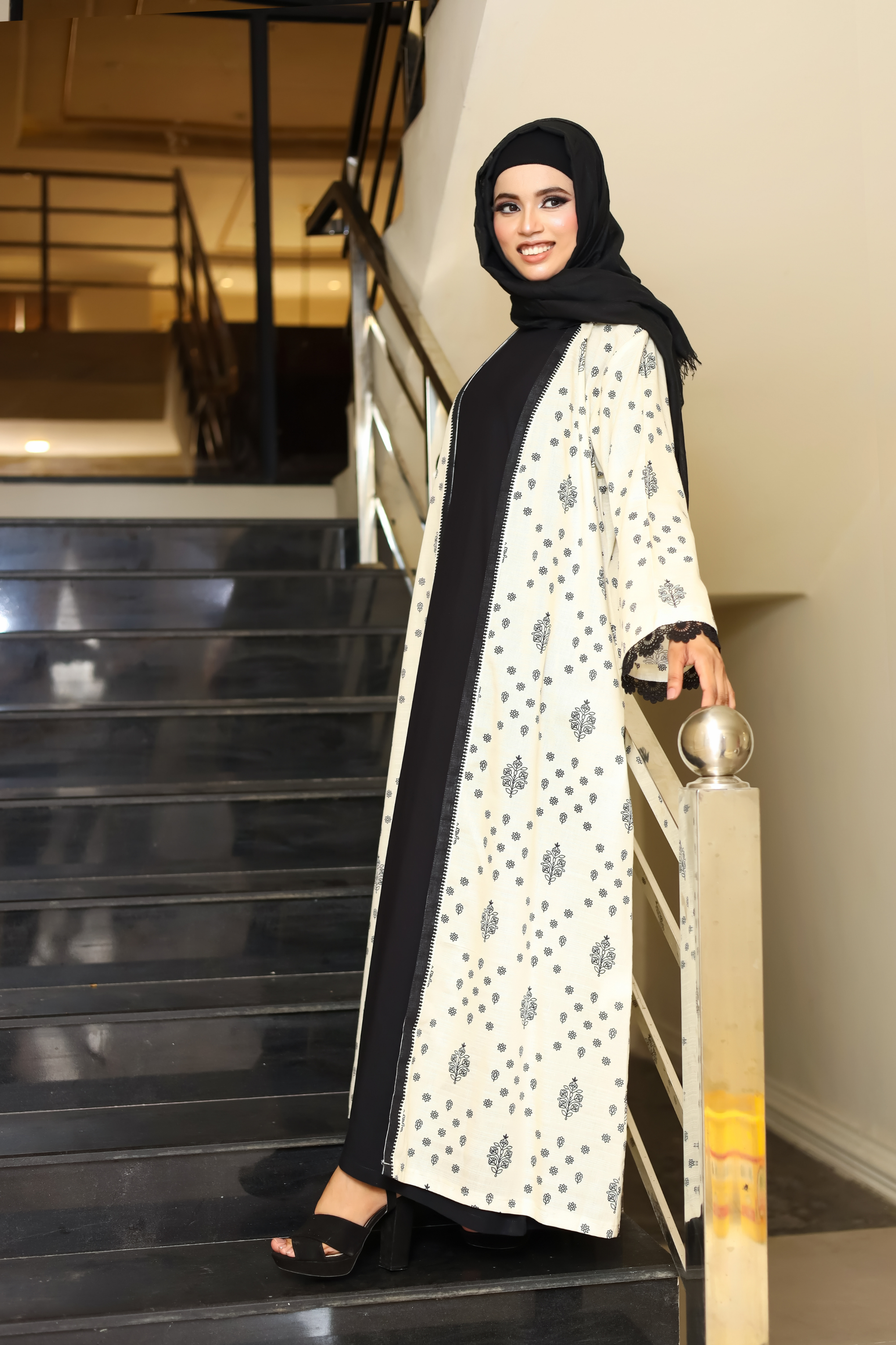 Printed Open Abaya - Black and White