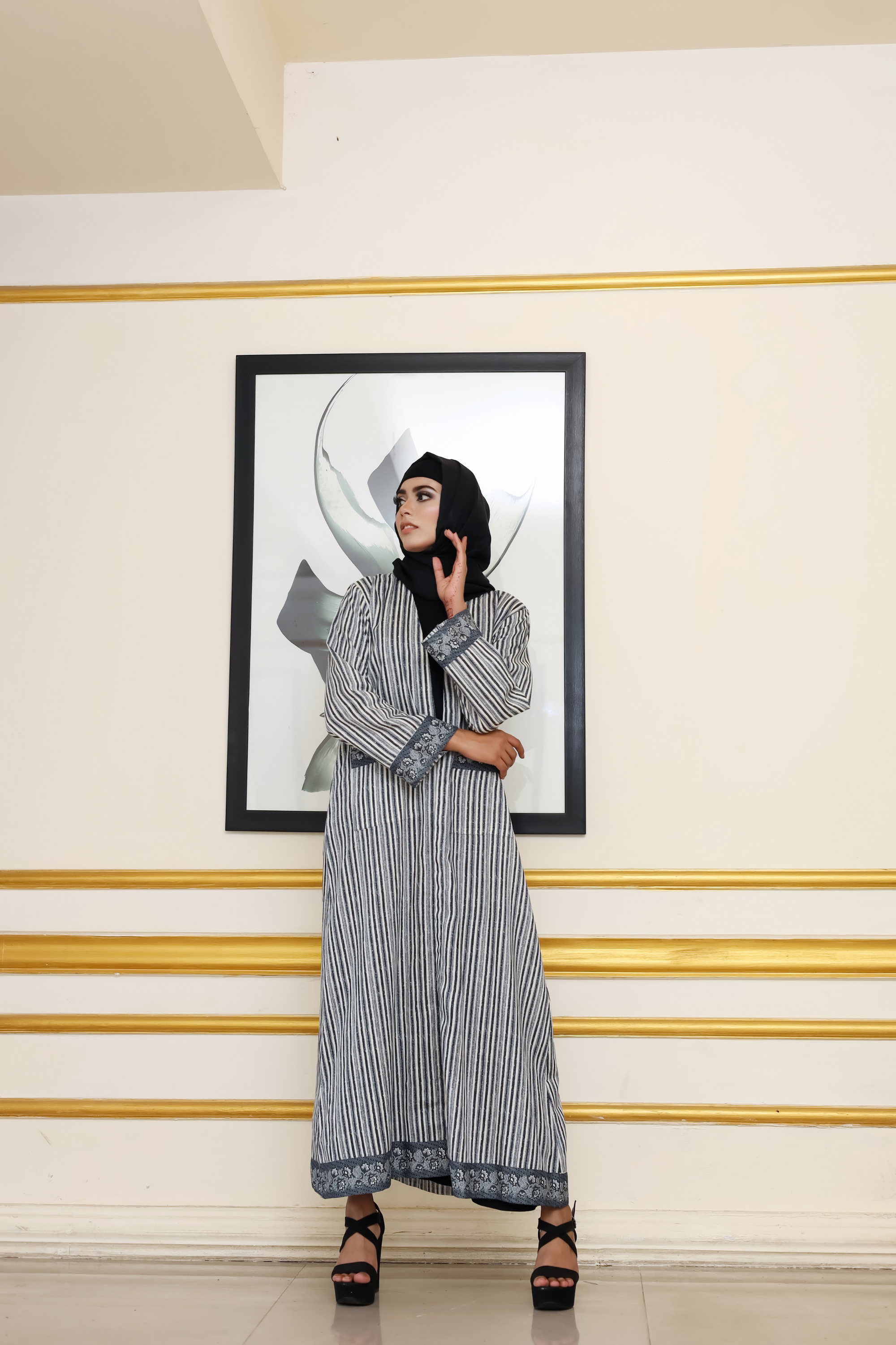 Printed Open Abaya - Grey & Blue