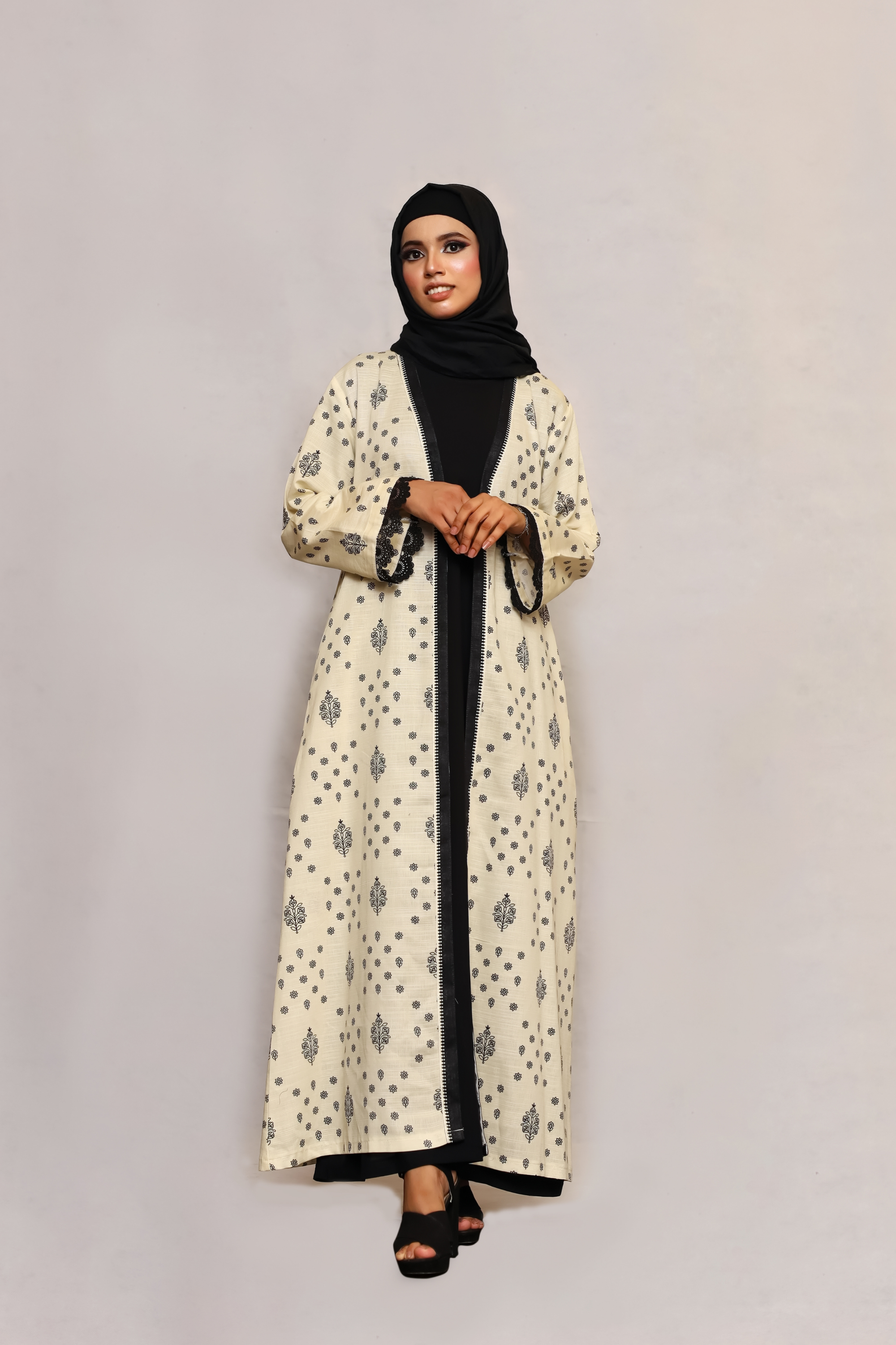 Printed Open Abaya - Black and White