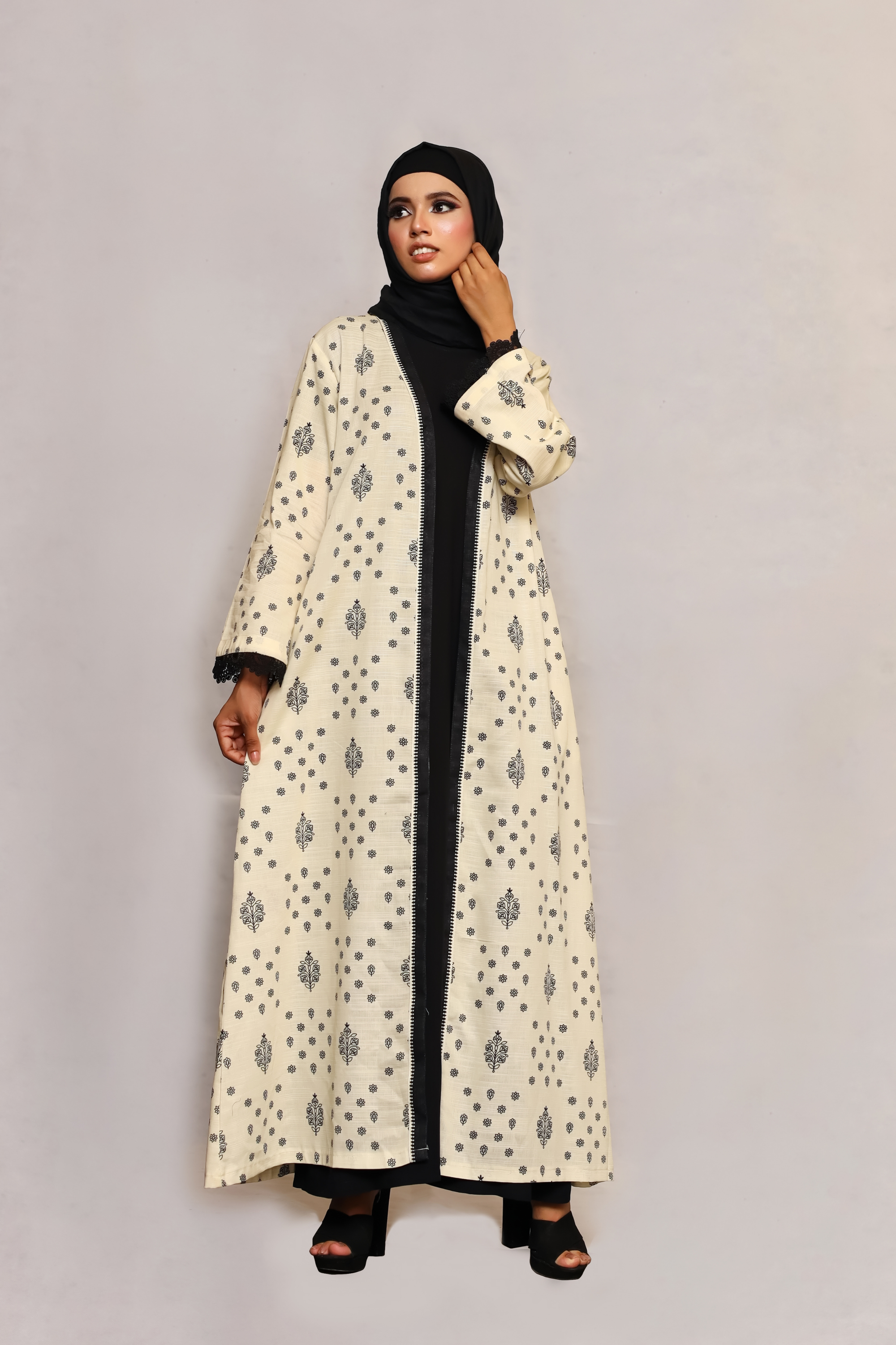 Printed Open Abaya - Black and White