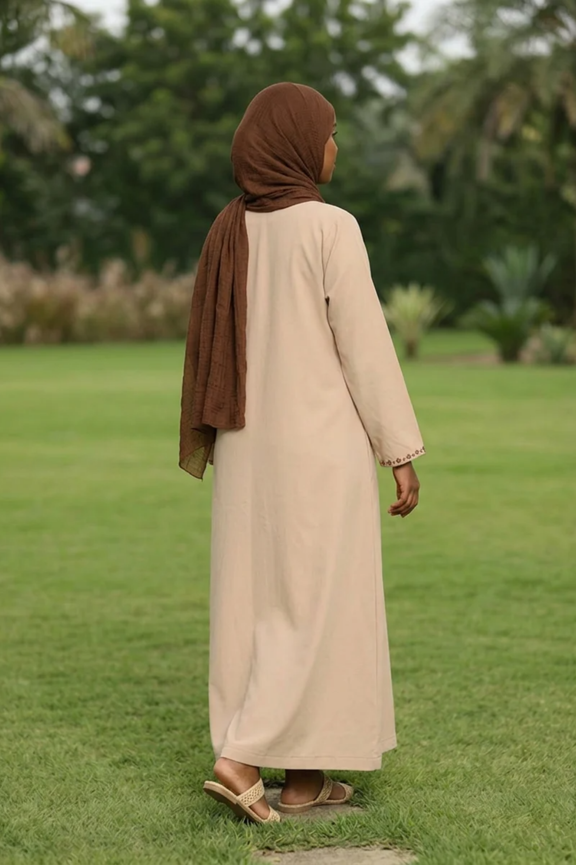 Signature Cotton Abaya – Oat (Hand Embroidered)