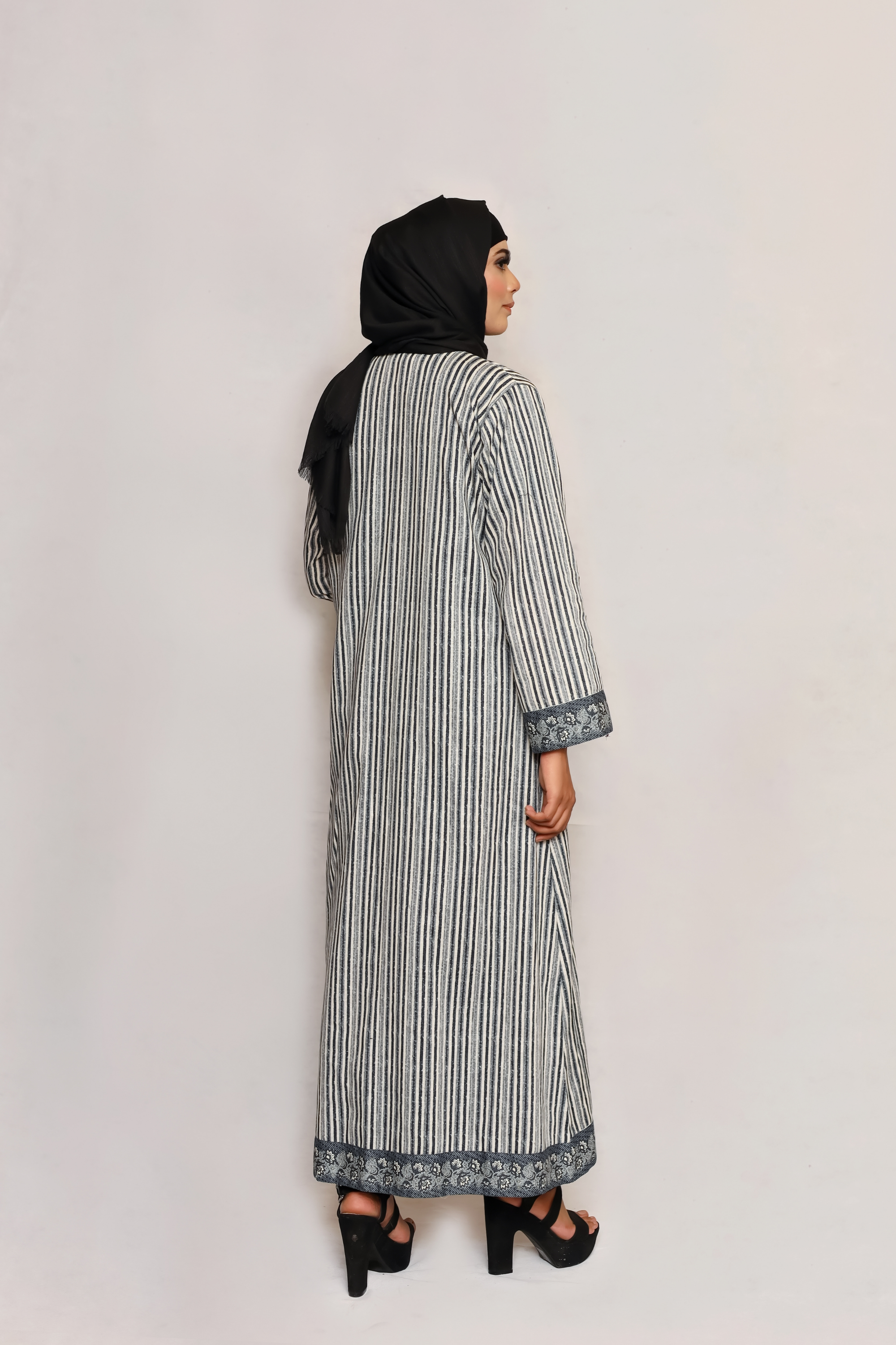 Printed Open Abaya - Grey & Blue