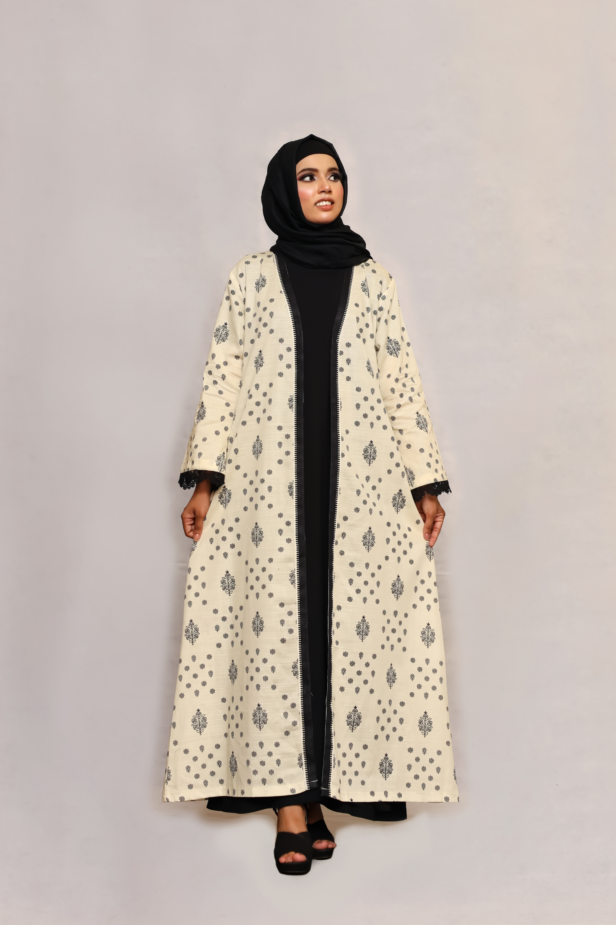 Printed Open Abaya - Black and White