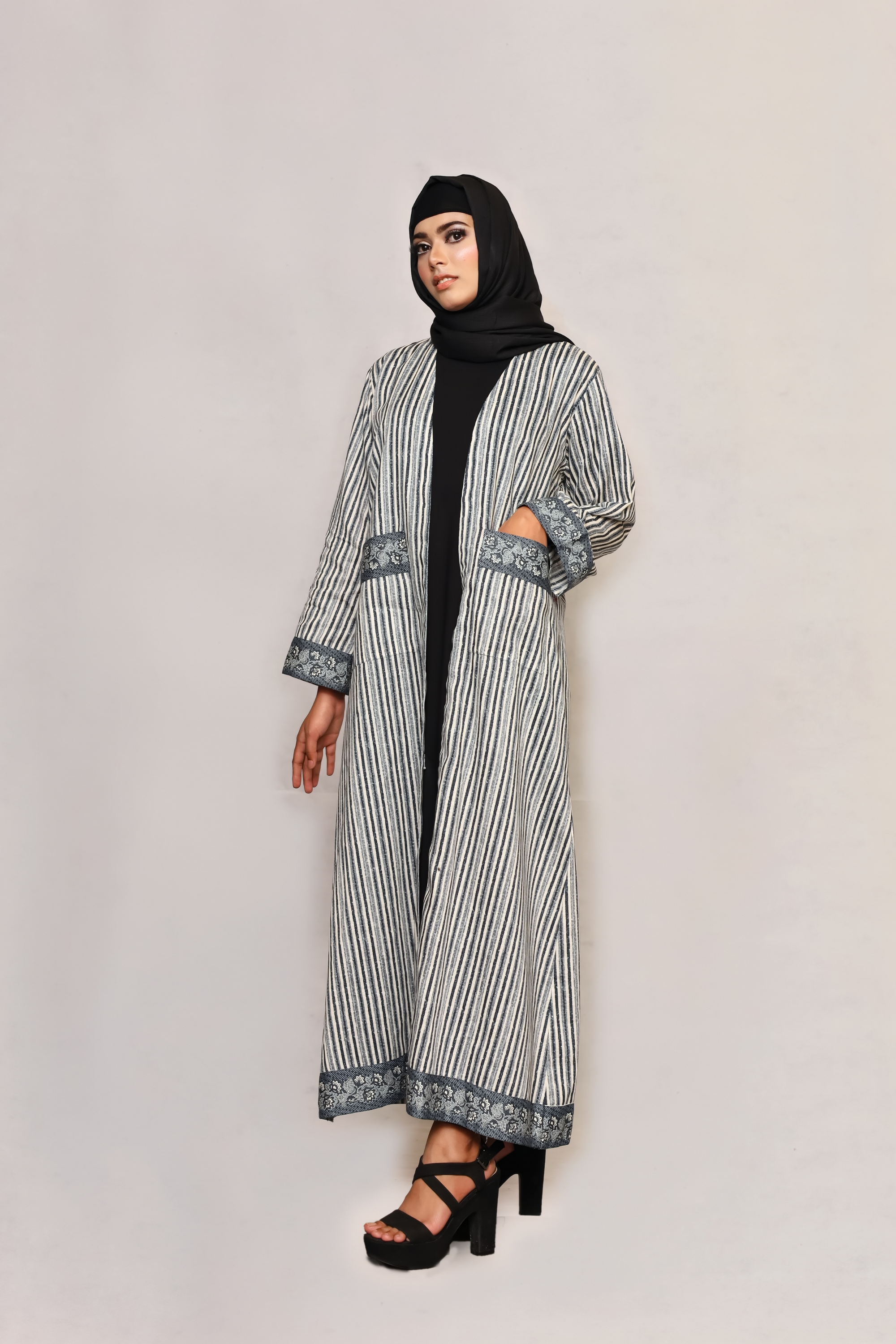 Printed Open Abaya - Grey & Blue
