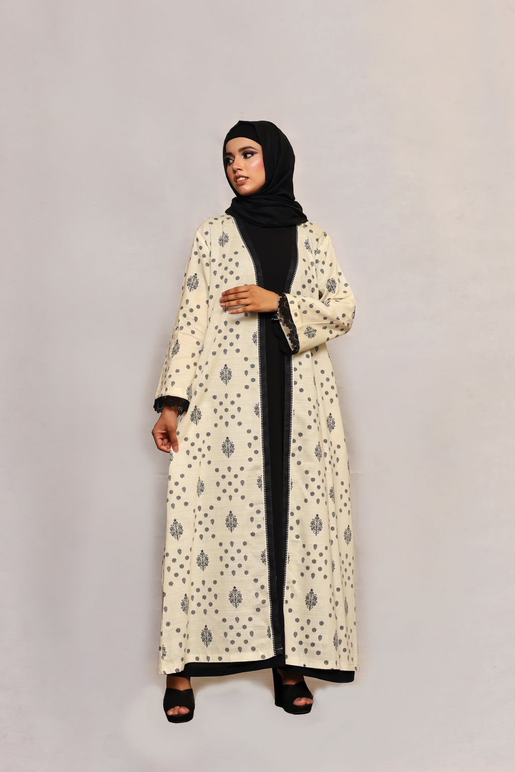 Printed Open Abaya - Black and White