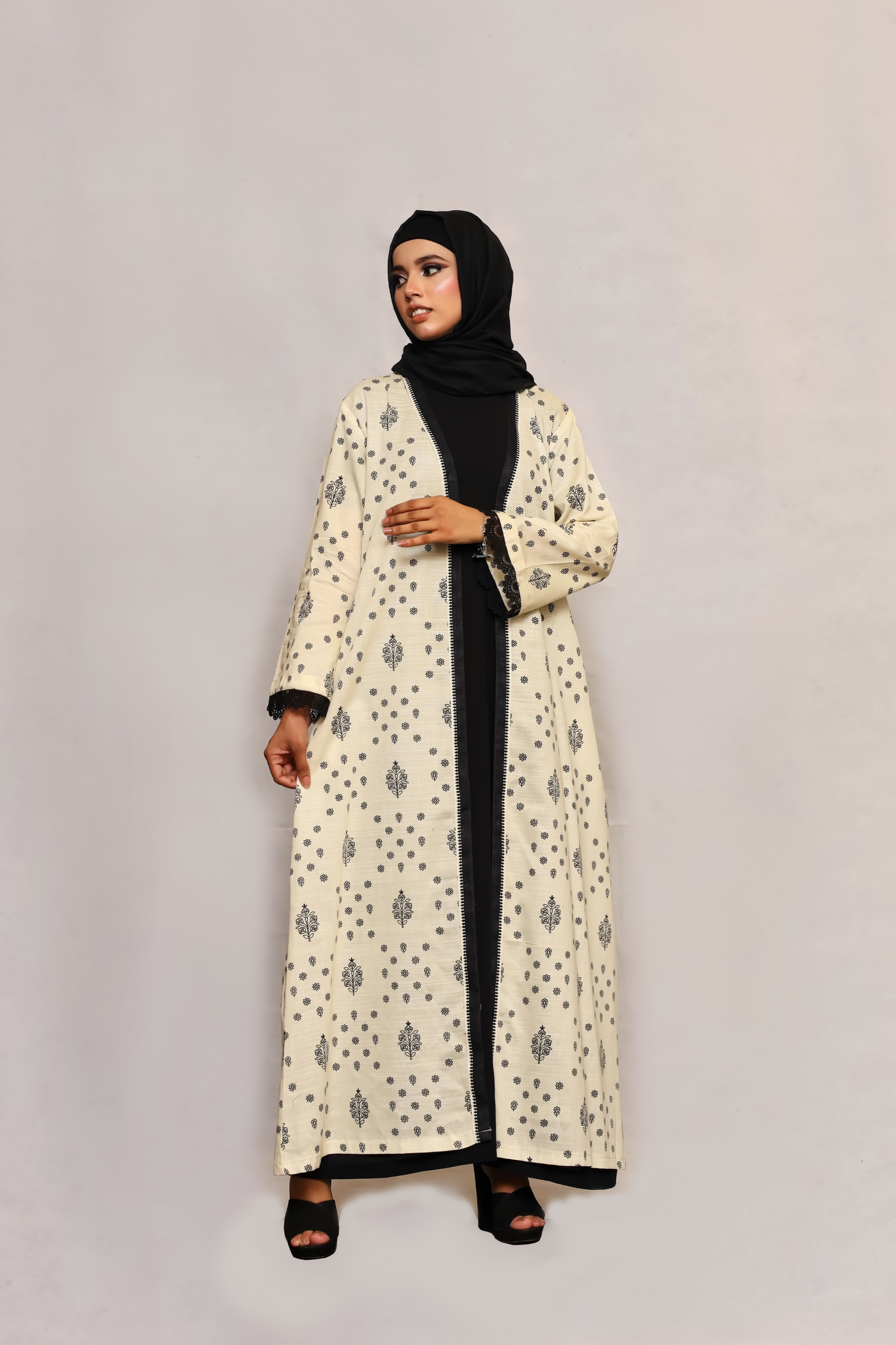 Printed Open Abaya - Black and White
