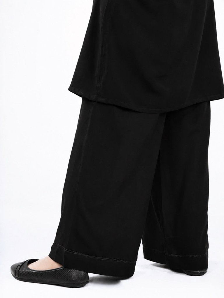 Essential Linen | Trousers in Black