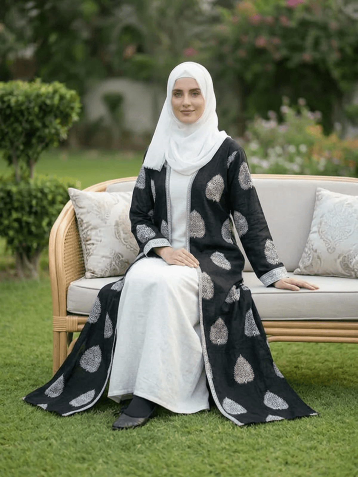 Printed Open Abaya - Black - Fasilah