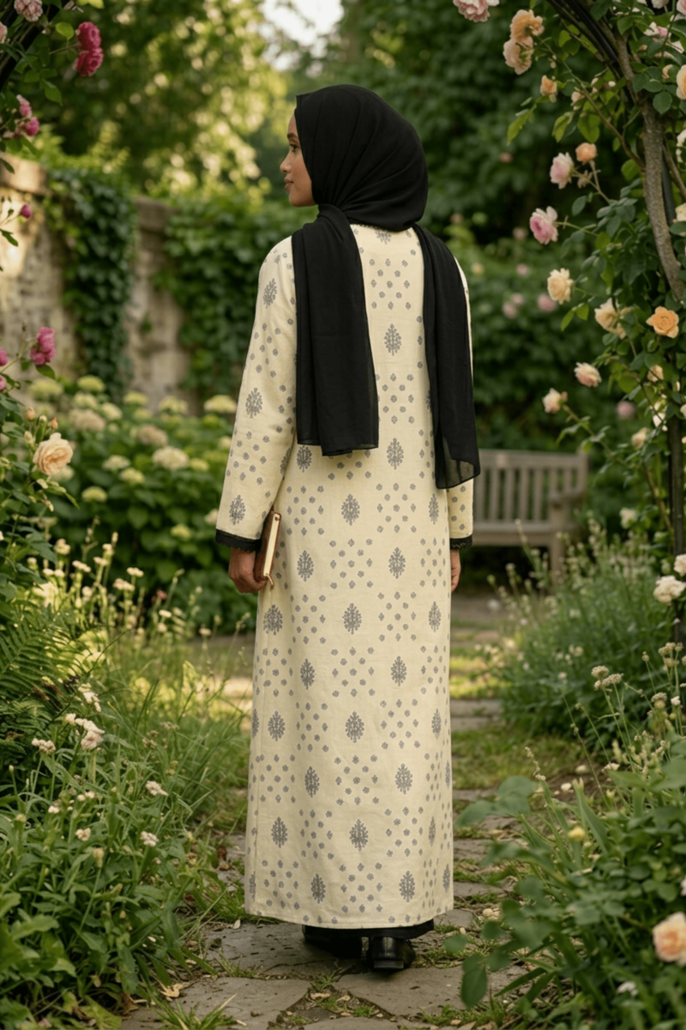 Printed Open Abaya - Black and White - Fasilah